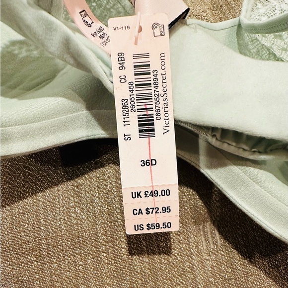 Victoria's Secret Light Green Bra - Picture 3 of 5